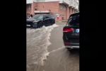 Дика негода затопила вулиці Києва - відео масштабного НП