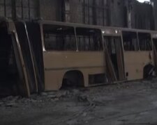 Заброшенный автобус в Украине. Фото: скриншот YouTube