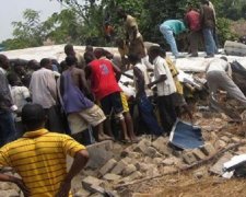 В Конго самолет упал на дома