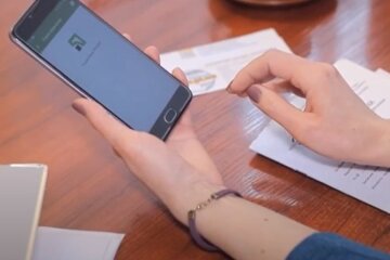 Сбой в работе приложения "Приват24". Фото: скриншот Youtube