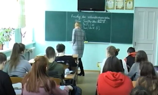 Урок в школе. Фото: скриншот YouTube-видео