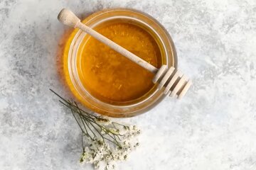 Мед. Фото: YouTube