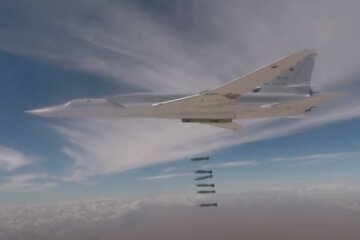 Российские самолеты наносят авиаудары. Фото: скриншот Youtube-видео