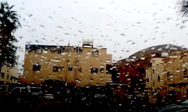 Дощ. Фото: YouTube, скрін