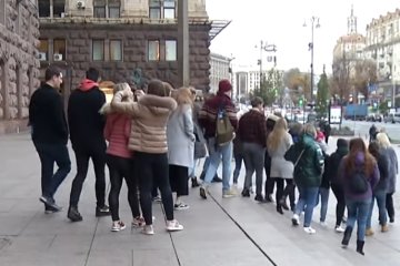 Студенты будут бороться с вирусом. Фото: youtube
