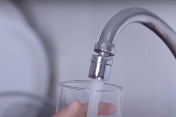 Вода. Фото: YouTube, скрін