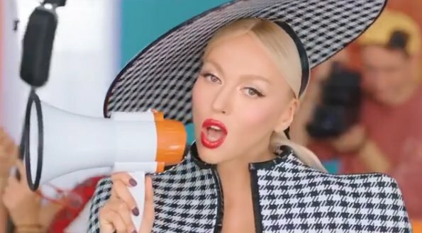 Оля Полякова. Фото: скриншот: YouTube