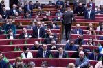 Рада может уйти на карантин. Фото: скрин youtube