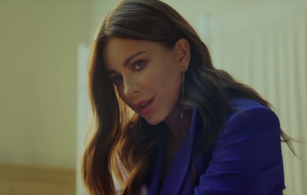 Ани Лорак, кадр из клипа "Новый бывший"