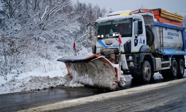 Все завалило снігом – шляховики показали, що відбувається по областях