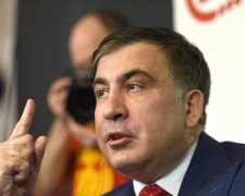 Саакашвили уже прославил Зеленского. Еще не успел прилететь, но прославил