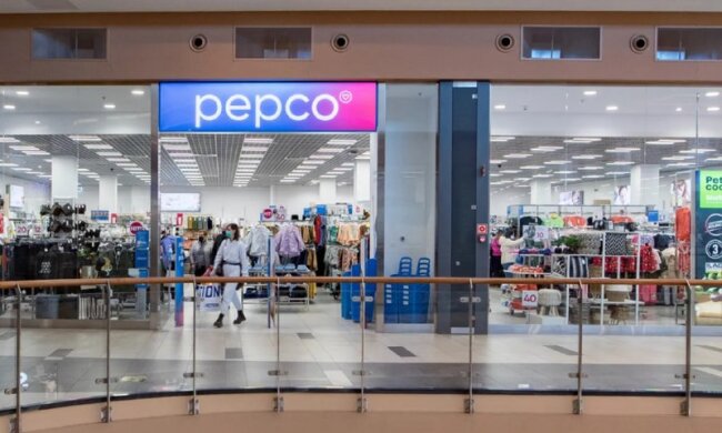 Логотип Pepco на тлі магазину
