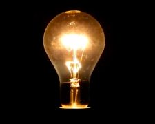 Блекаут у Києві: столиця вже добу без світла, електротранспорт змінює маршрути – які графіки на електрику введено