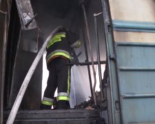 Очередной пожар в поезде "Укрзализныци", фото: скриншот с YouTube