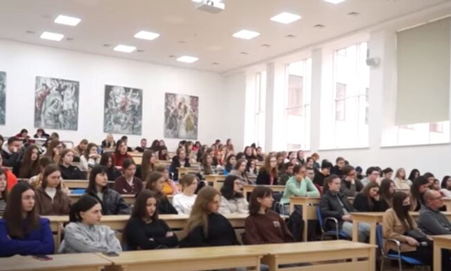 Студенти. Фото: скріншот YouTube-відео