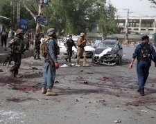 В Афганистане подорвали бомбу: десятки людей погибли на месте, сотни раненых