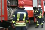 Автомобиль кандидата от "слуги народа" спасти не удалось. Фото: скриншот YouTube