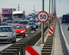 Водії, нові правила ПДР, авто, вантажівки, штраф. Фото: Telegram