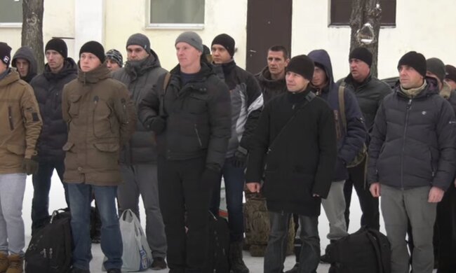 Призов до армії. Фото: скріншот YouTube-відео