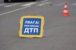 Жуткая ночная авария в Украине: грузовик протаранил опору. Есть погибшие