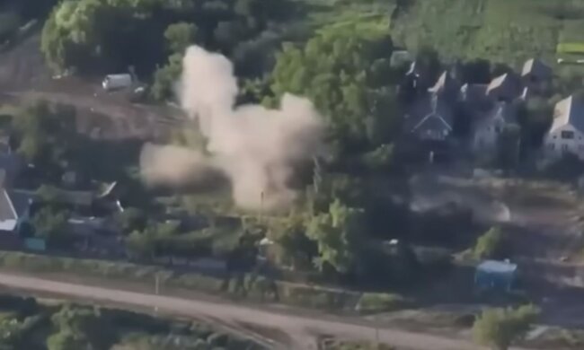 Знищення техніки рф. Фото: скріншот YouTube-відео
