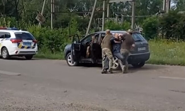 ТЦК з кулаками взялося за чоловіків віком від 60 років - подробиці