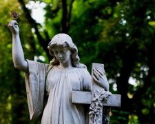 Подрались из-за мертвеца: новый уровень жадности работников контор ритуальных услуг в Украине