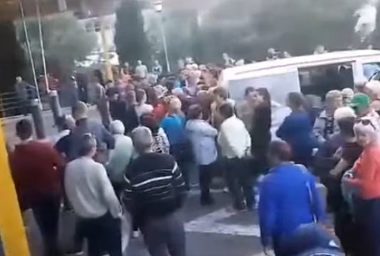 Заробитчане. Фото: скриншот YouTube