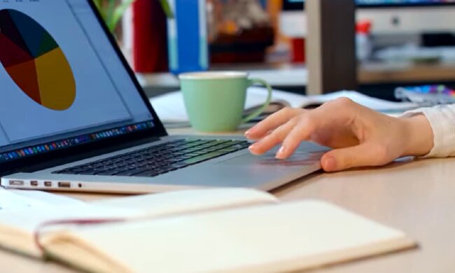 Ноутбук. Фото: YouTube