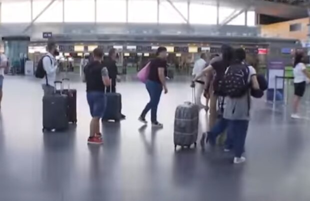 Аеропорт. Фото: скріншот YouTube-відео