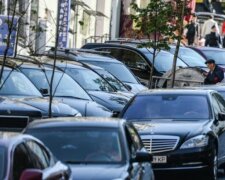 Водителям Киева придется не сладко: парковок станет меньше, подробности