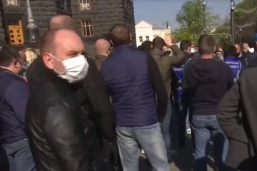 Протест предпринимателей на Грушевского. Фото: скрин youtube