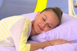 Ученые рассказали, какая поза для сна таит в себе смертельную опасность