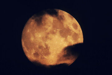 Ученые вывели новую теорию образования Луны