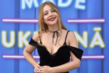 Тина Кароль устала от скучных фото и показала себя в постели