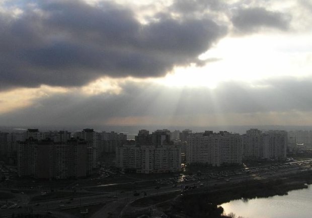 Небо обрушится черными тучами: погода в Киеве взбесится, 12 мая лучше не выходить