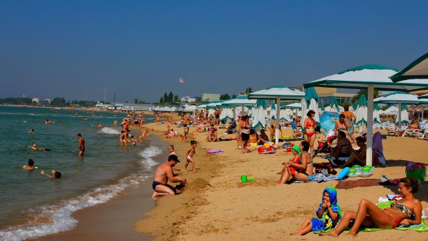 Плавать на матрасе запрещено: как в этом году Крым встречает туристов