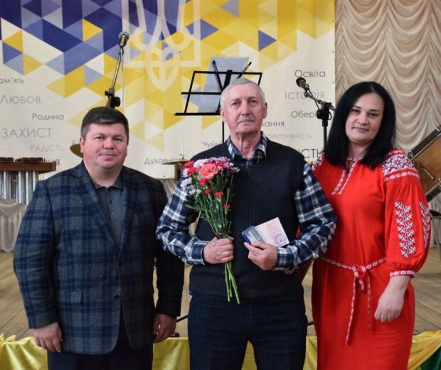 Живая стена между человечеством и атомом: на Подоле почтили героев-ликвидаторов