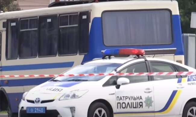 Автобус с заложниками в Луцке. Фото: скриншот YouTube.