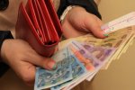 Новые счета за "коммуналку" прорвали дыры в бюджетах людей: украинцы бросают есть