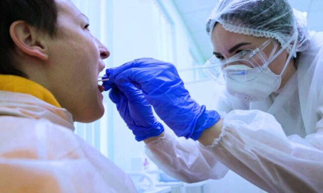 Тест на коронавирус. Фото: скриншот YouTube