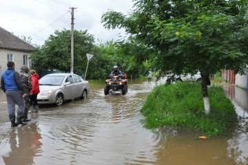 В один миг все ушло под воду. Люди бросали машины, кругом паника