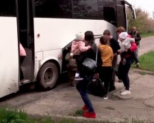 Терміново збирайте речі: українців попередили про масову обов'язкову евакуацію