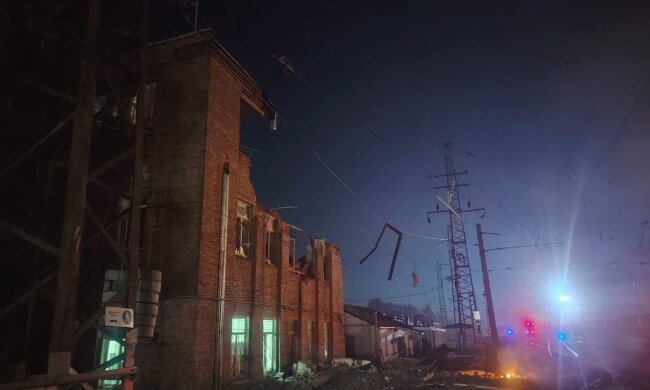 По росії вдарили дрони, горить важливий об'єкт - кадри