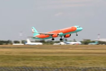 Самолет. Фото: скриншот YouTube.