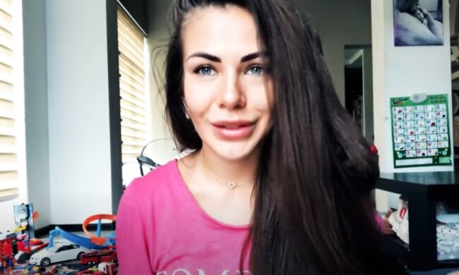 Известную блогершу Софию Стужук "сбила" машина: видео
