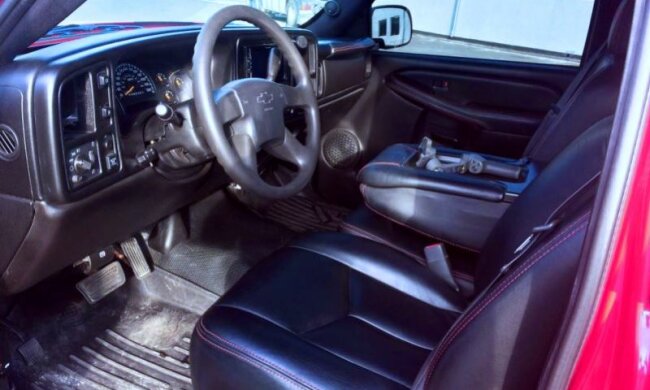 Автомобиль Chevrolet Silverado 2005 года. Фото: скриншот autopark.ua