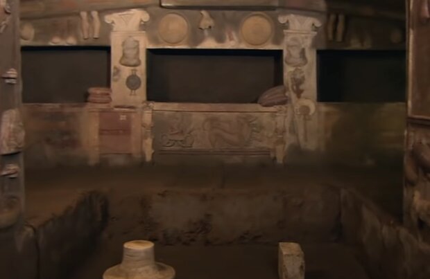 Этрусская гробница. Фото: скриншот YouTube