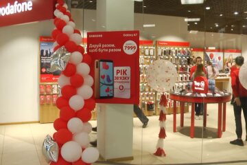 Магазин Vodafone. Фото: скриншот YouTube-видео