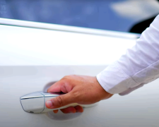 Перевищення швидкості стане основою конфіскації автомобіля. Фото: YouTube